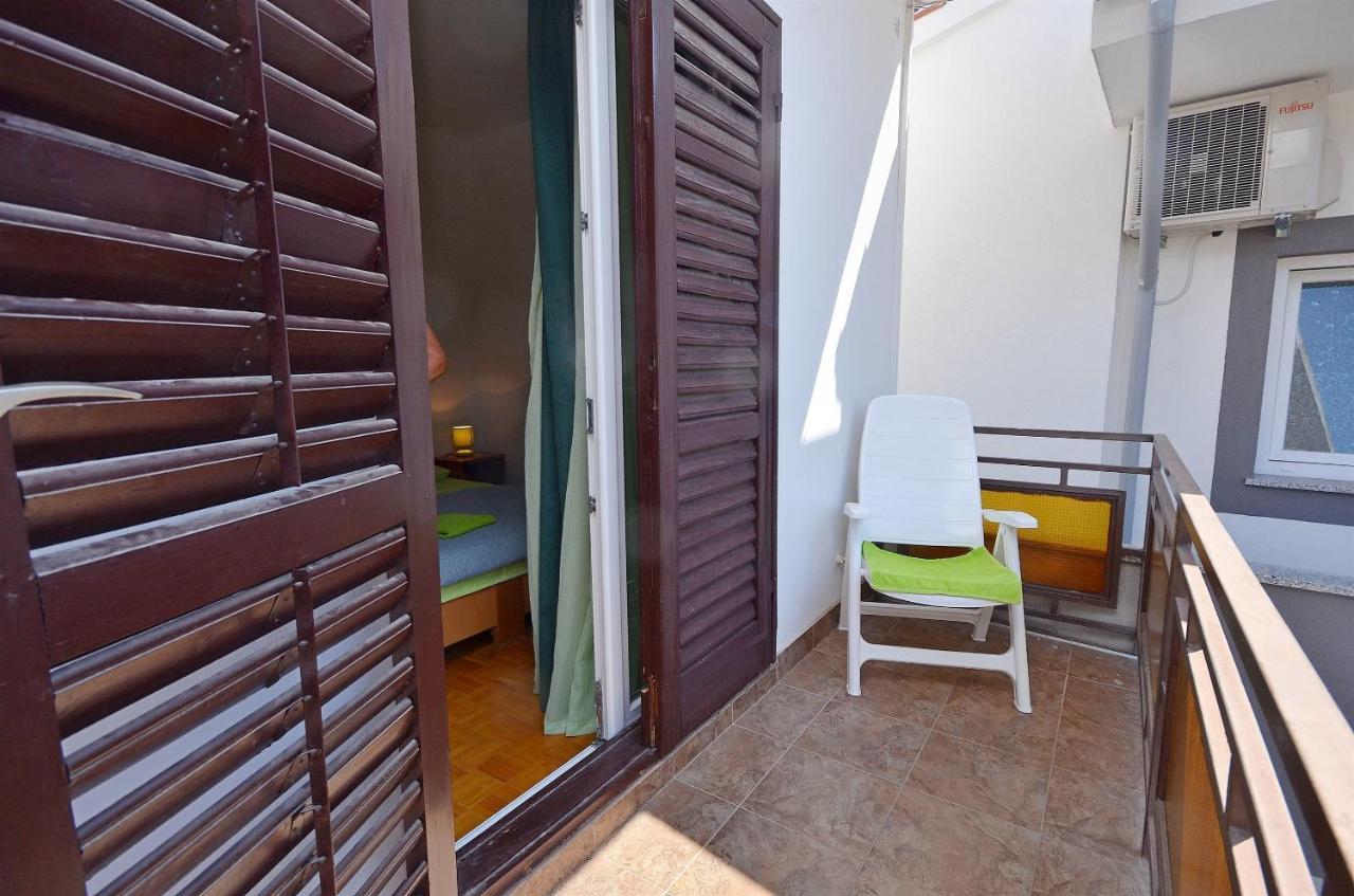 Apartment And Room Ivica Vodice Exterior foto
