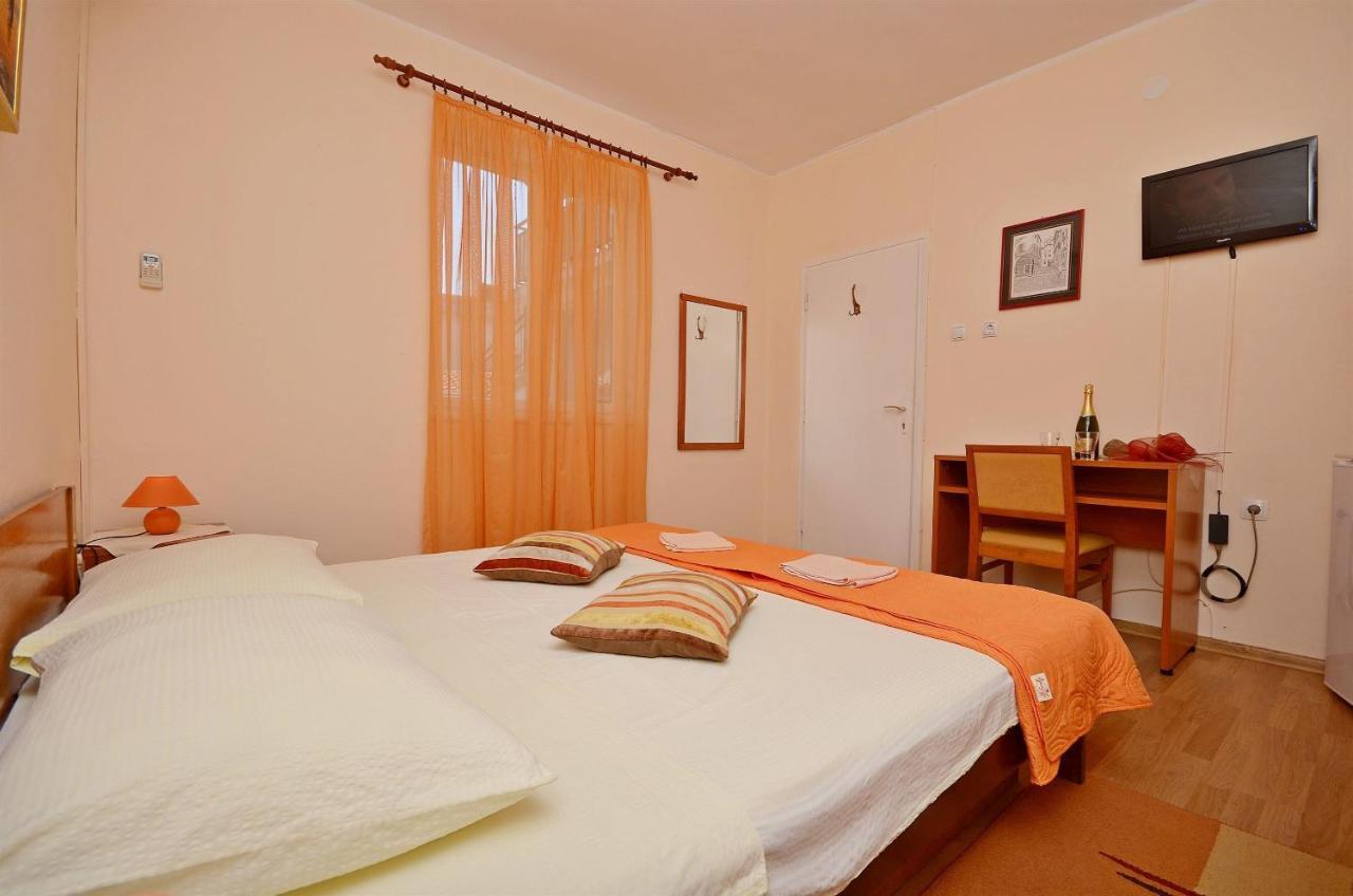 Apartment And Room Ivica Vodice Exterior foto