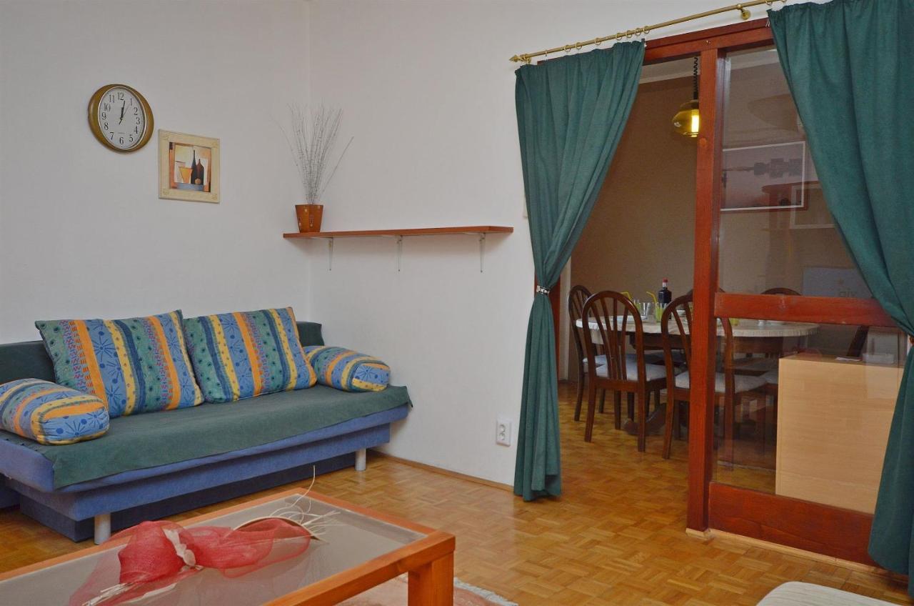 Apartment And Room Ivica Vodice Exterior foto