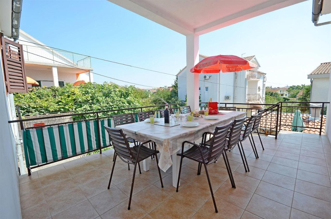 Apartment And Room Ivica Vodice Exterior foto